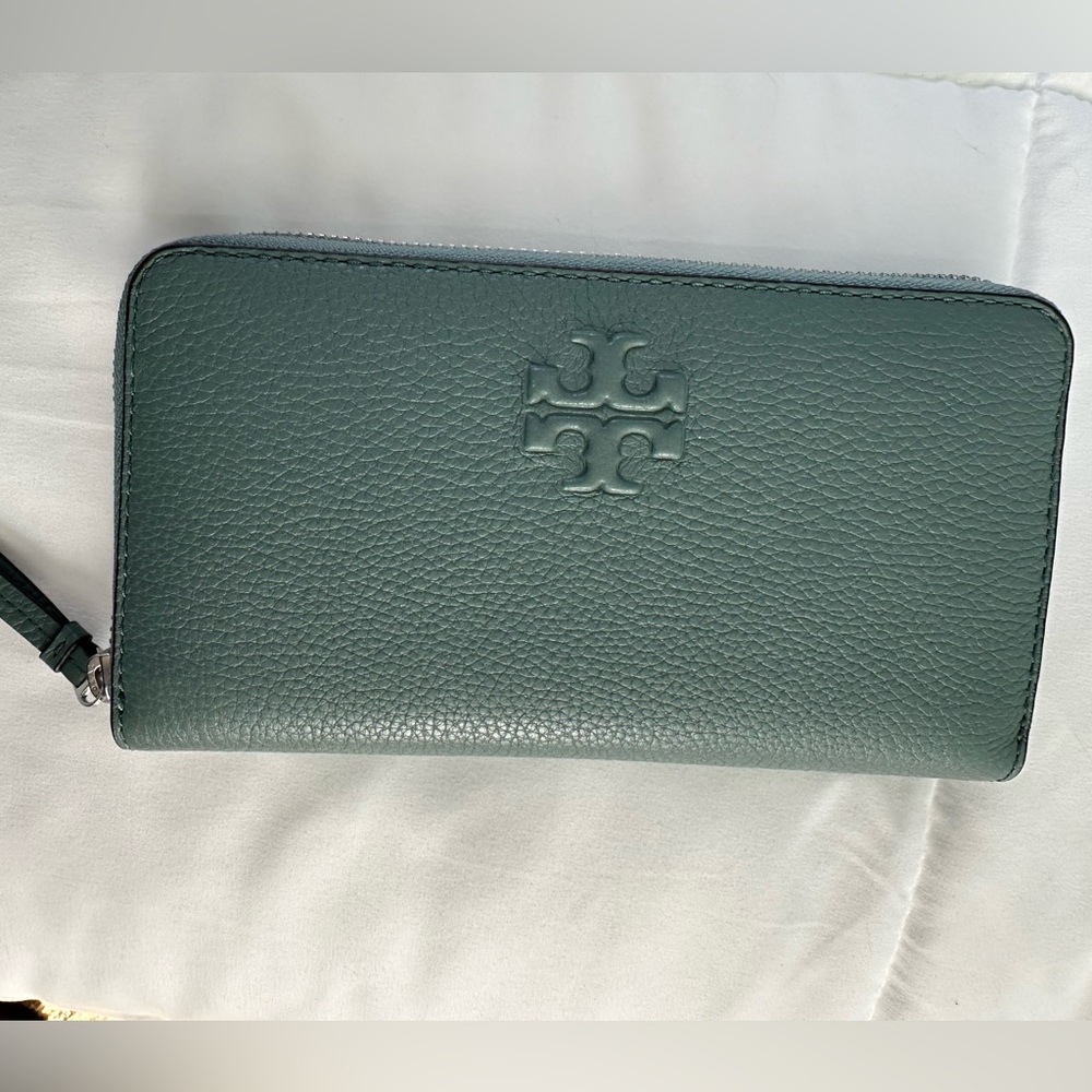 Tory Burch Thea Continental Wallet